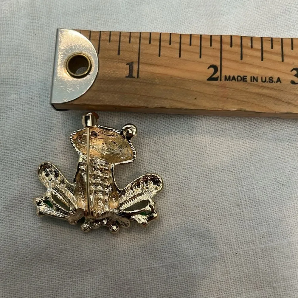 Green and Gold crystals Frog Brooch